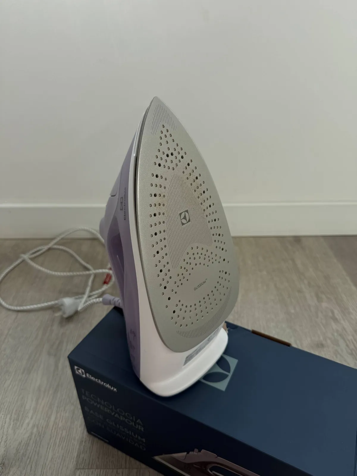 Утюг Electrolux почти новый с коробкой 2