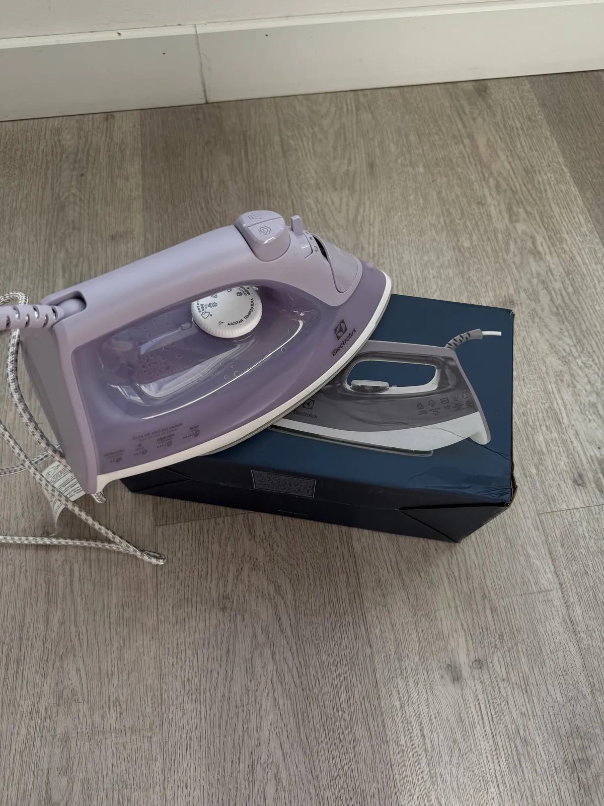 Утюг Electrolux почти новый с коробкой 4