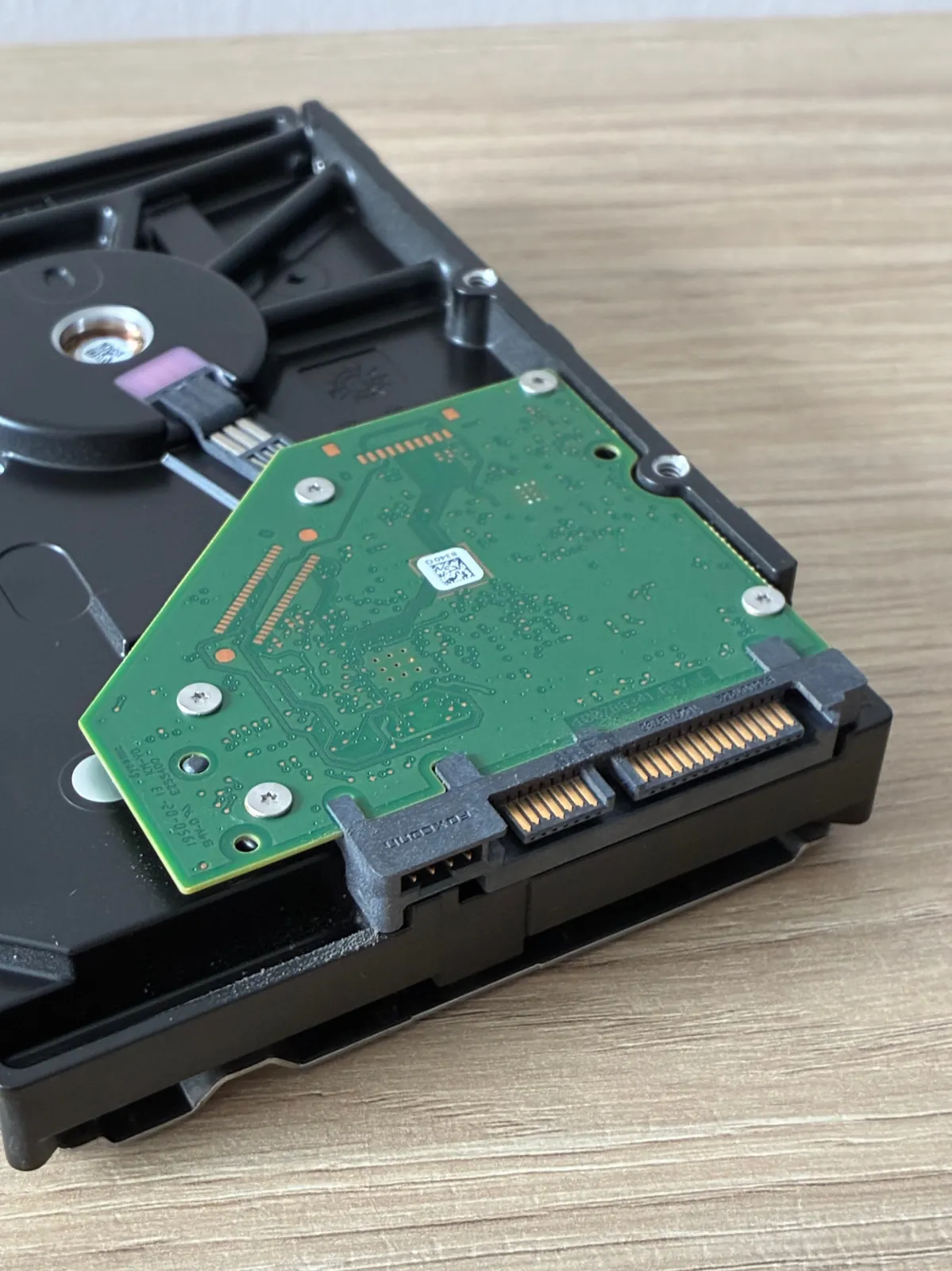 Seagate IronWolf 4TB NAS HDD ST4000VN008 1