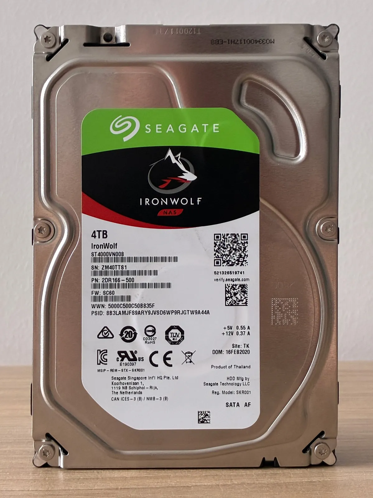 Seagate IronWolf 4TB NAS HDD ST4000VN008 2