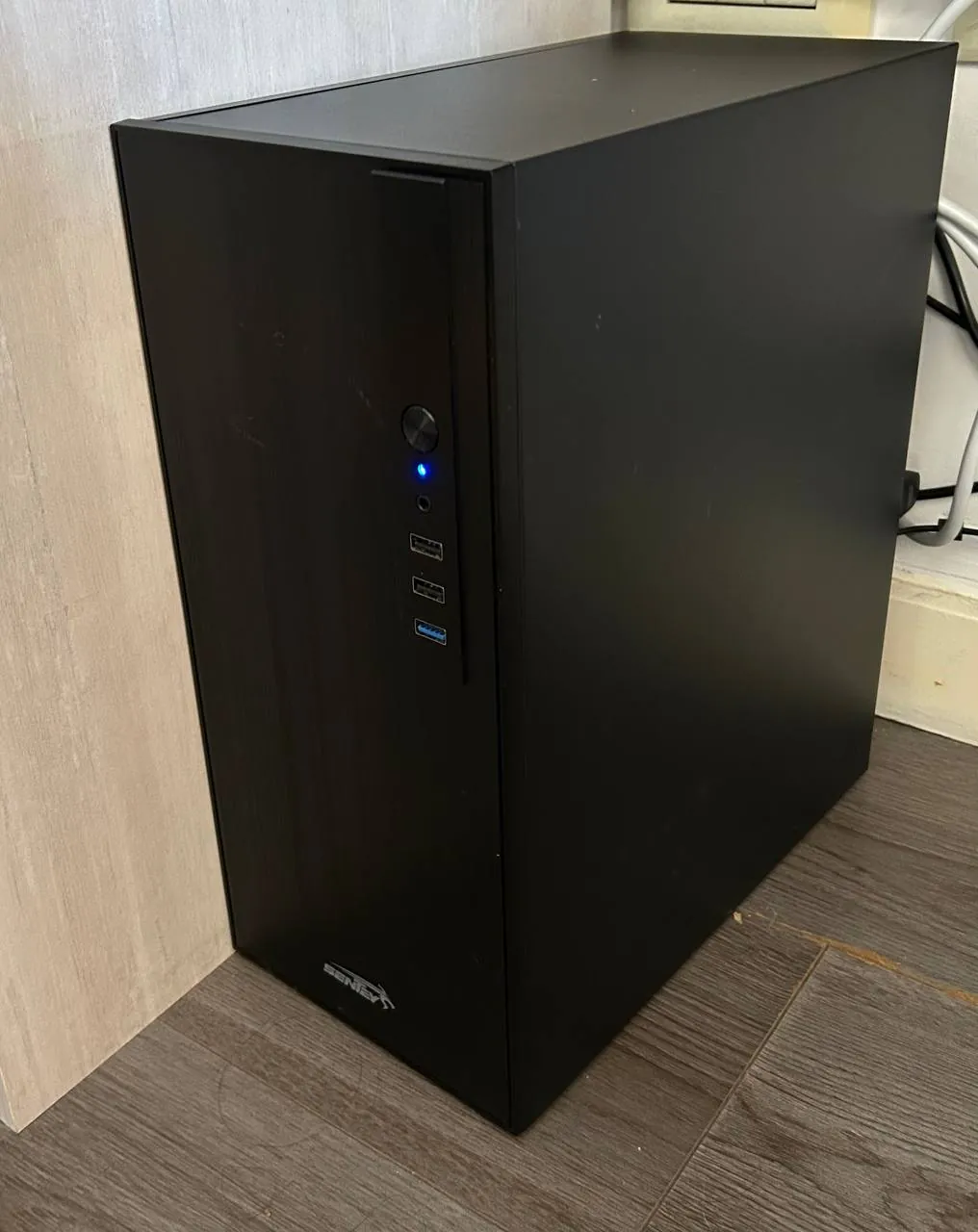 Корпус microATX с блоком питания 600W 1