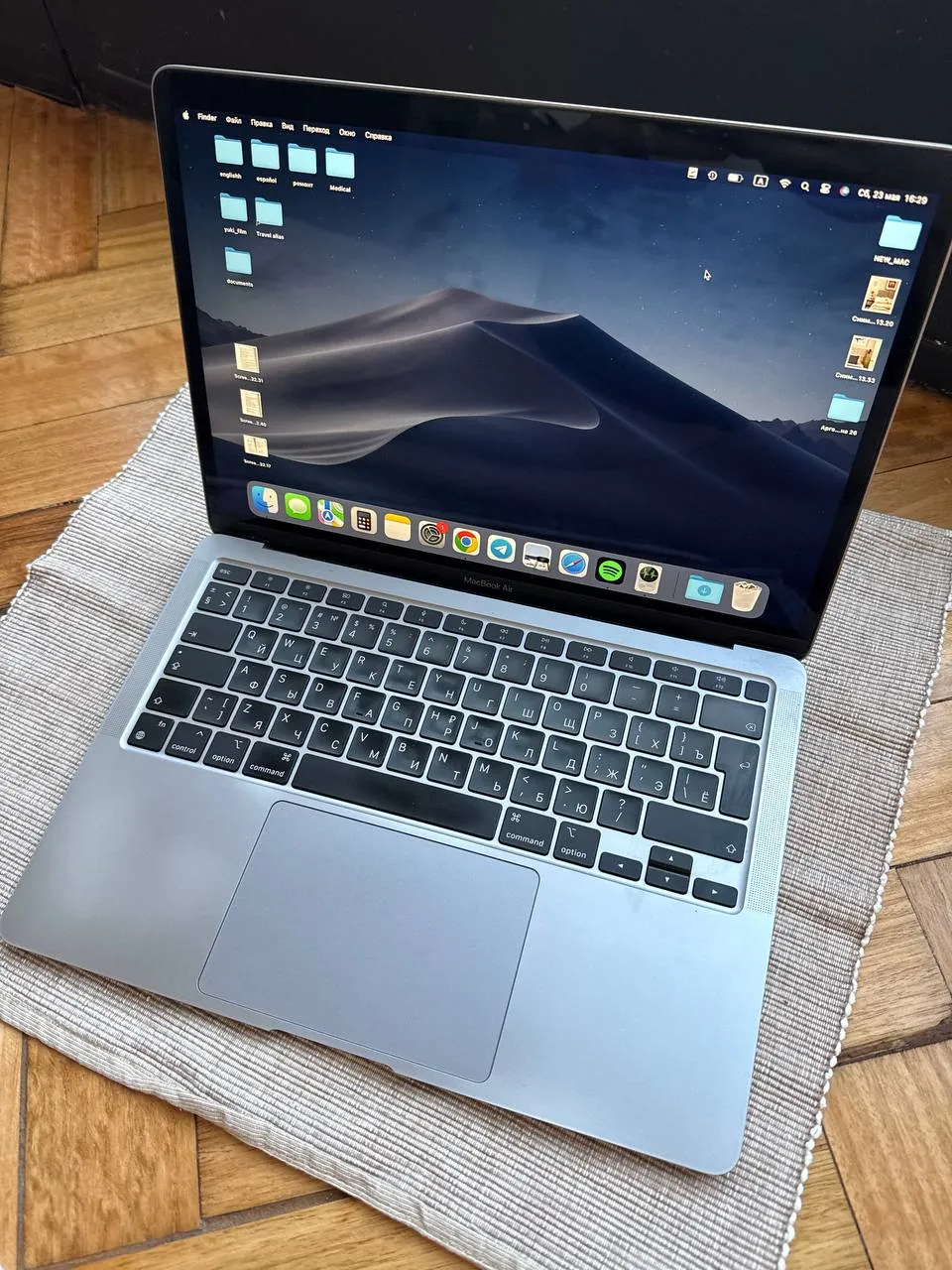 MacBook Air M1 в рабочем состоянии 3