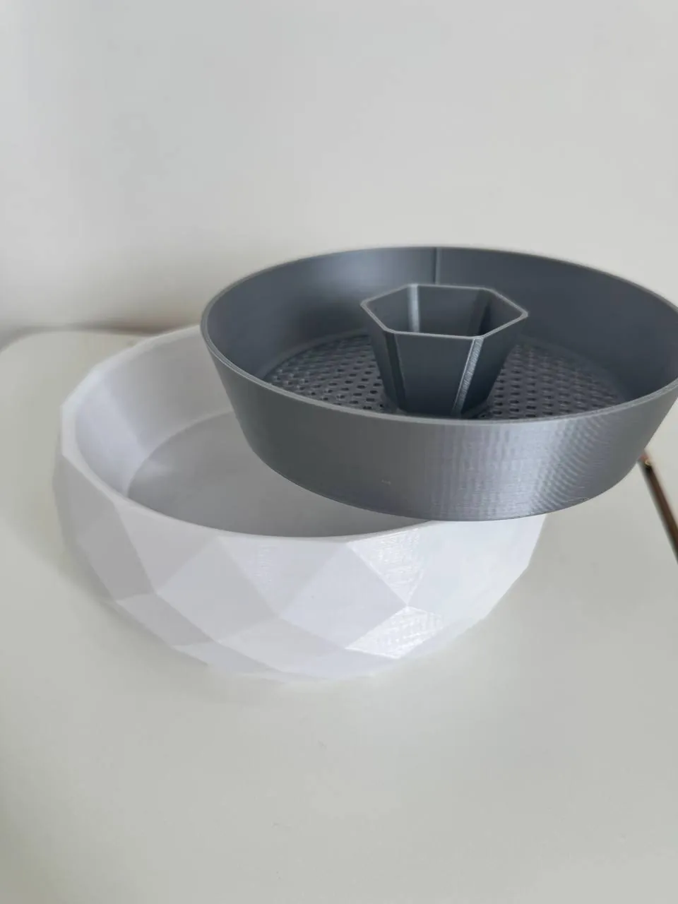 Тарелка для фисташек с двойным дном 3D-печать 2