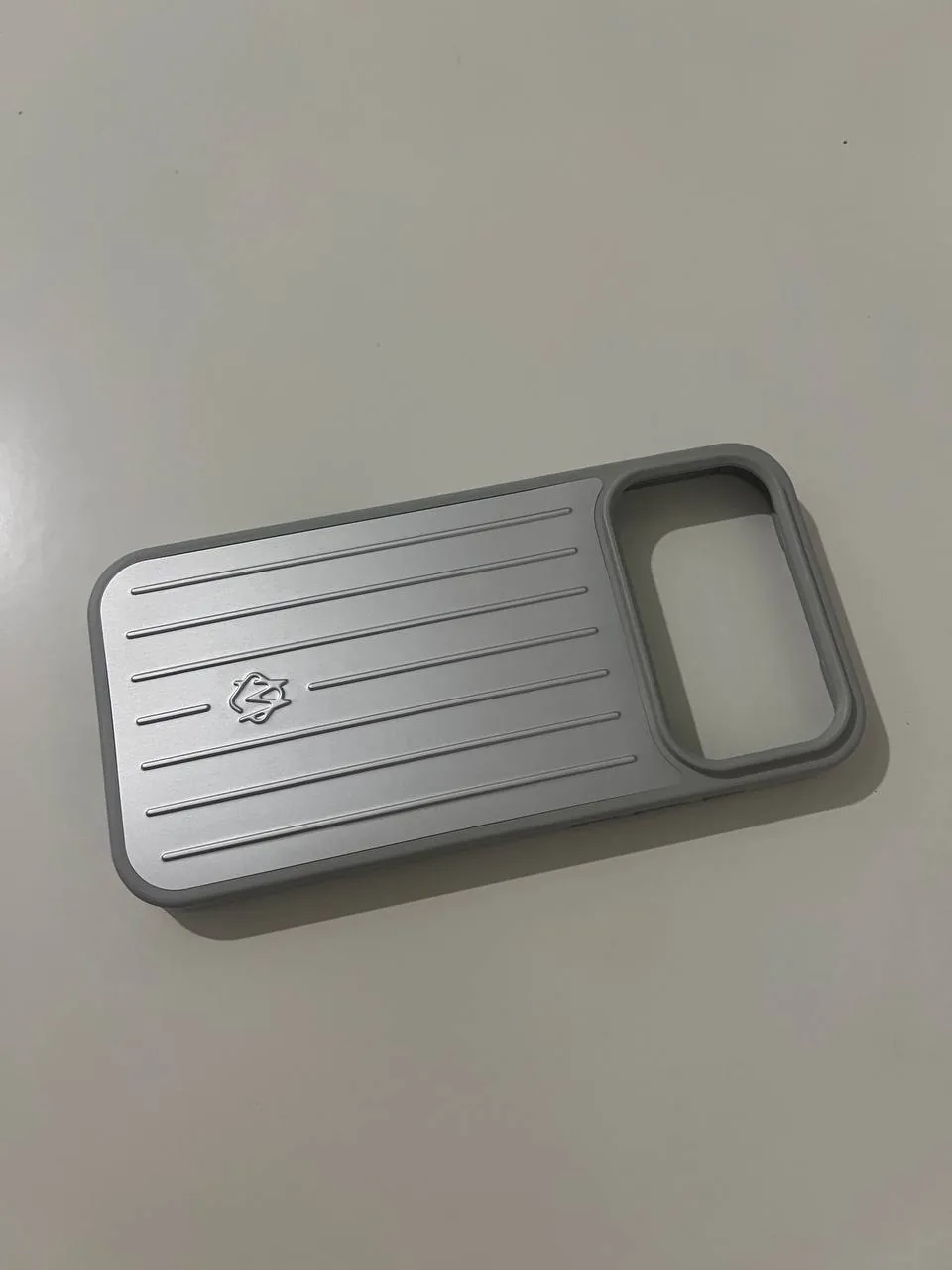 Чехол для iPhone 17 Pro Max новый 1