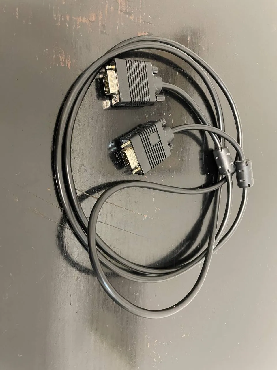 Кабели VGA и сетевой для компьютера 1