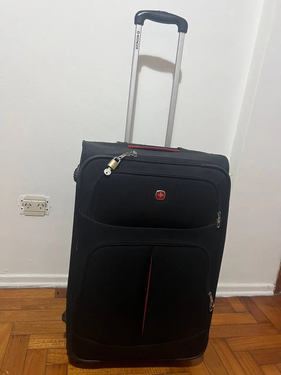 Чемодан Wenger на колёсиках 60x42x25 см 1