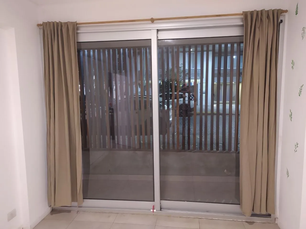 Гардины зеркало шлем Shark Villa Urquiza 4