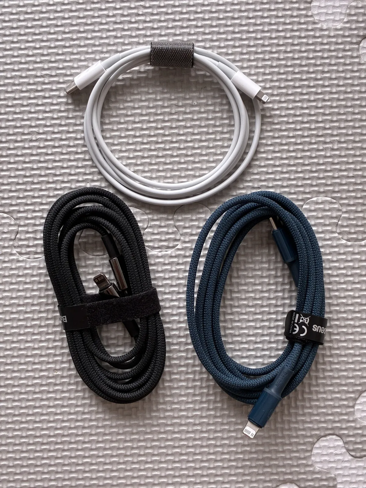Кабели USB Lightning USB-C и адаптеры 1