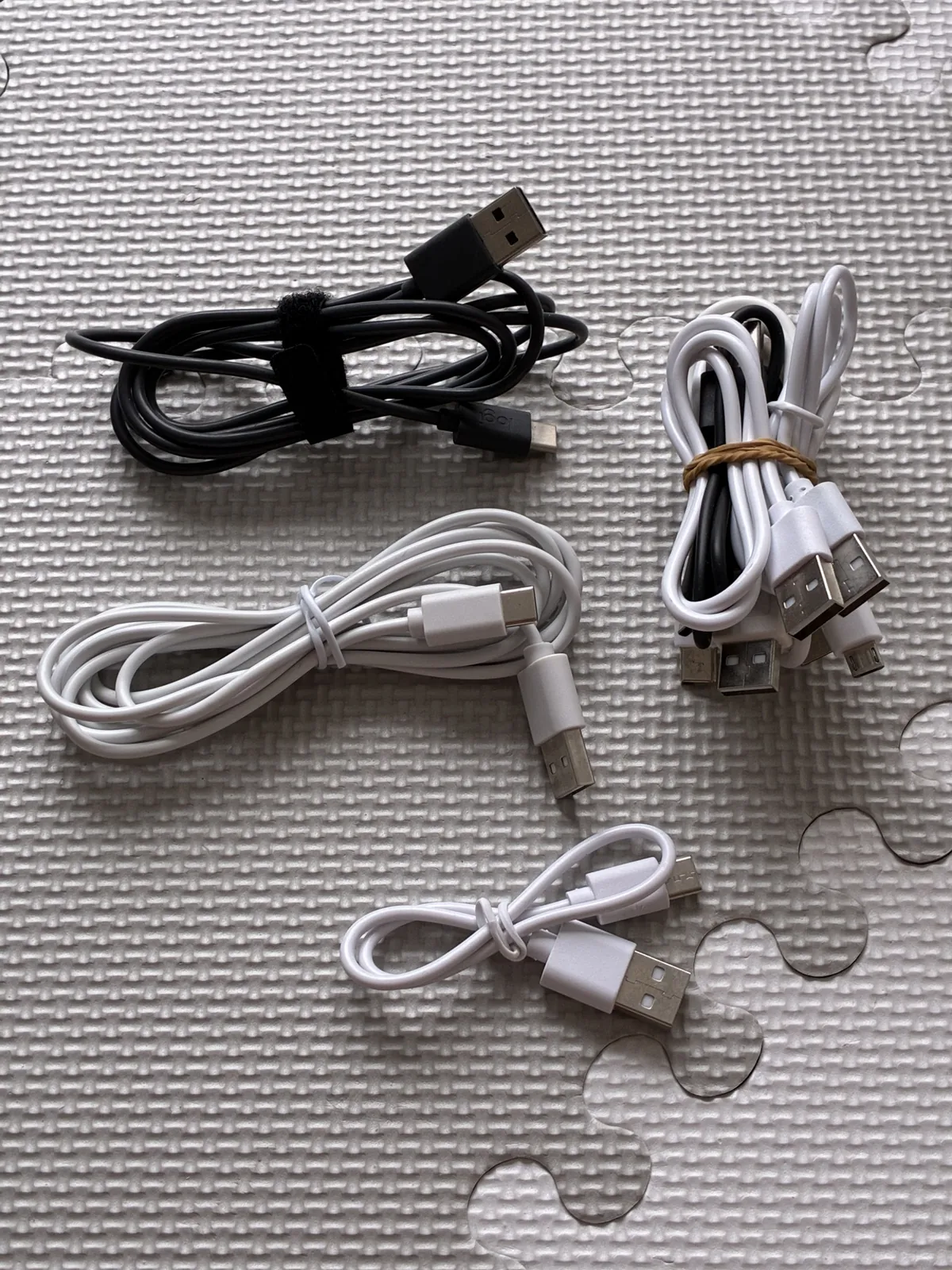 Кабели USB Lightning USB-C и адаптеры 3