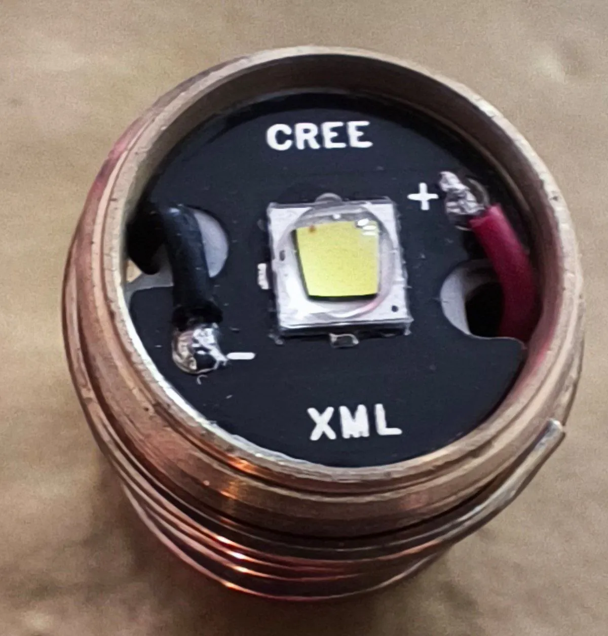 Фонарь UltraFire WF-502B с 4 аккумуляторами 18650 1