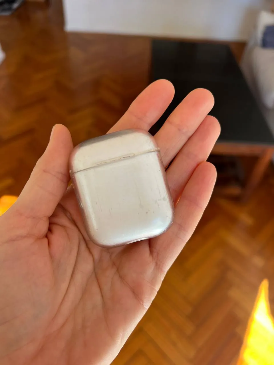 AirPods зарядный кейс рабочий наушники сели 1