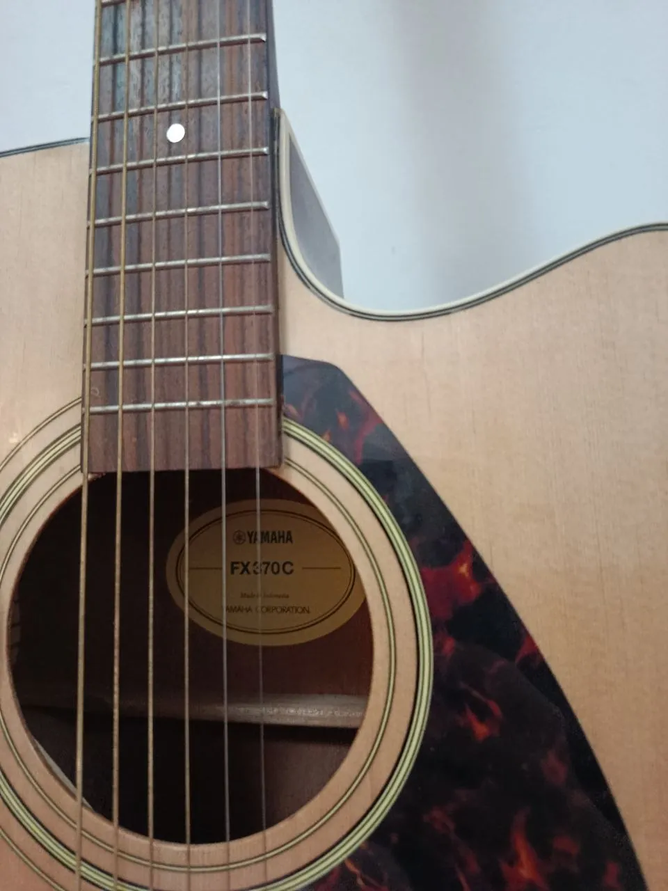Гитара Yamaha FX370C с чехлом и тюнером 2