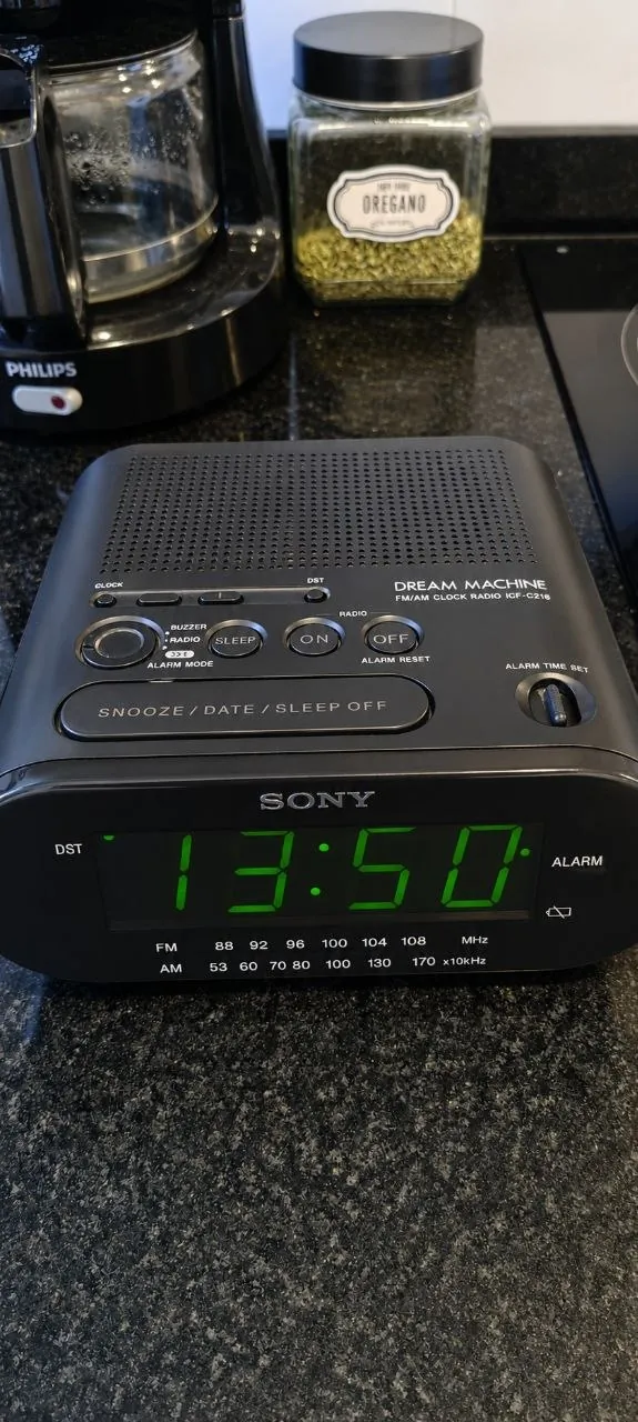 Часы-радио Sony Dream Machine ICF-C218 1