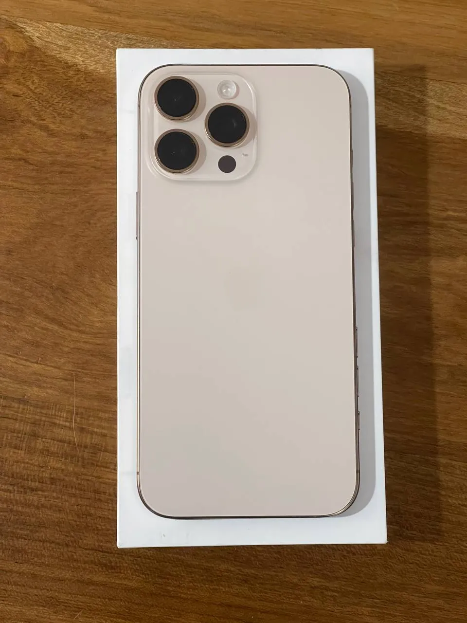 iPhone 16 Pro Max 256GB Desert Titanium б/у 1
