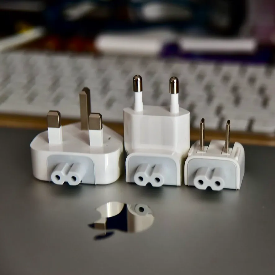Переходники-вилки Apple EU RU GB US 1