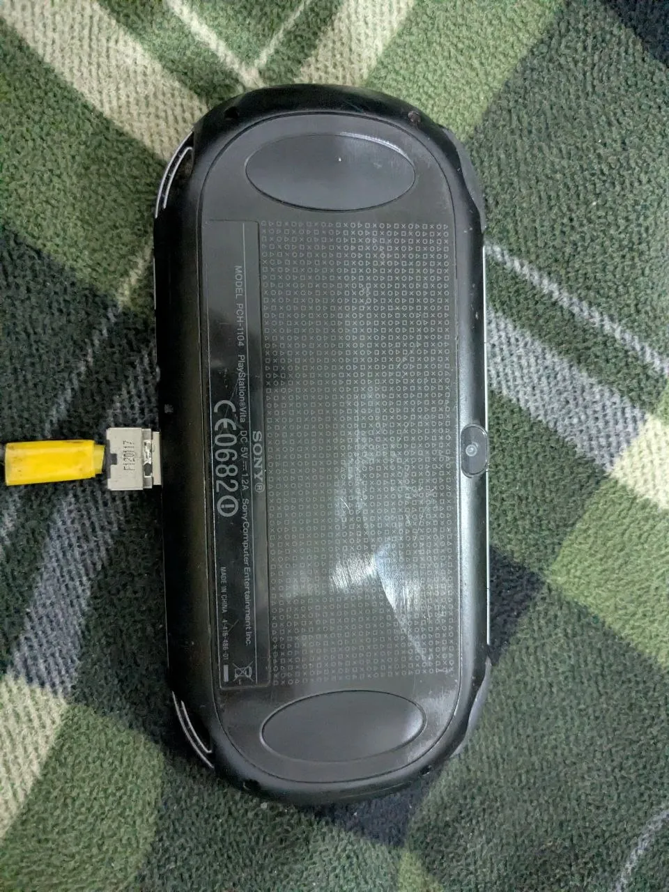 PlayStation Vita прошитая с играми и чехлом 4