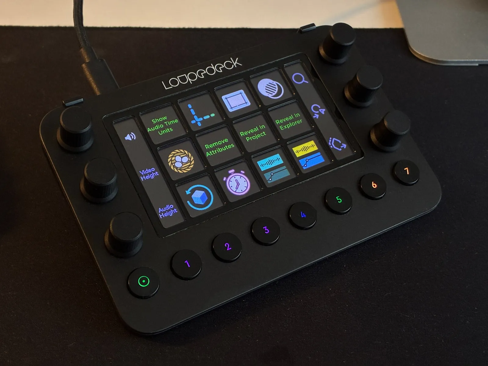 Консоль Loupedeck Live для монтажа и стриминга 5