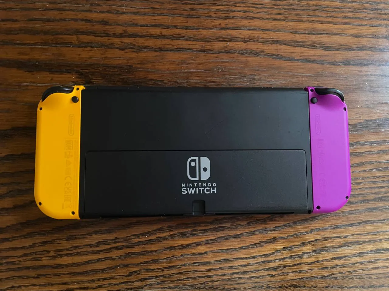 Nintendo Switch OLED с играми и джойстиками 6