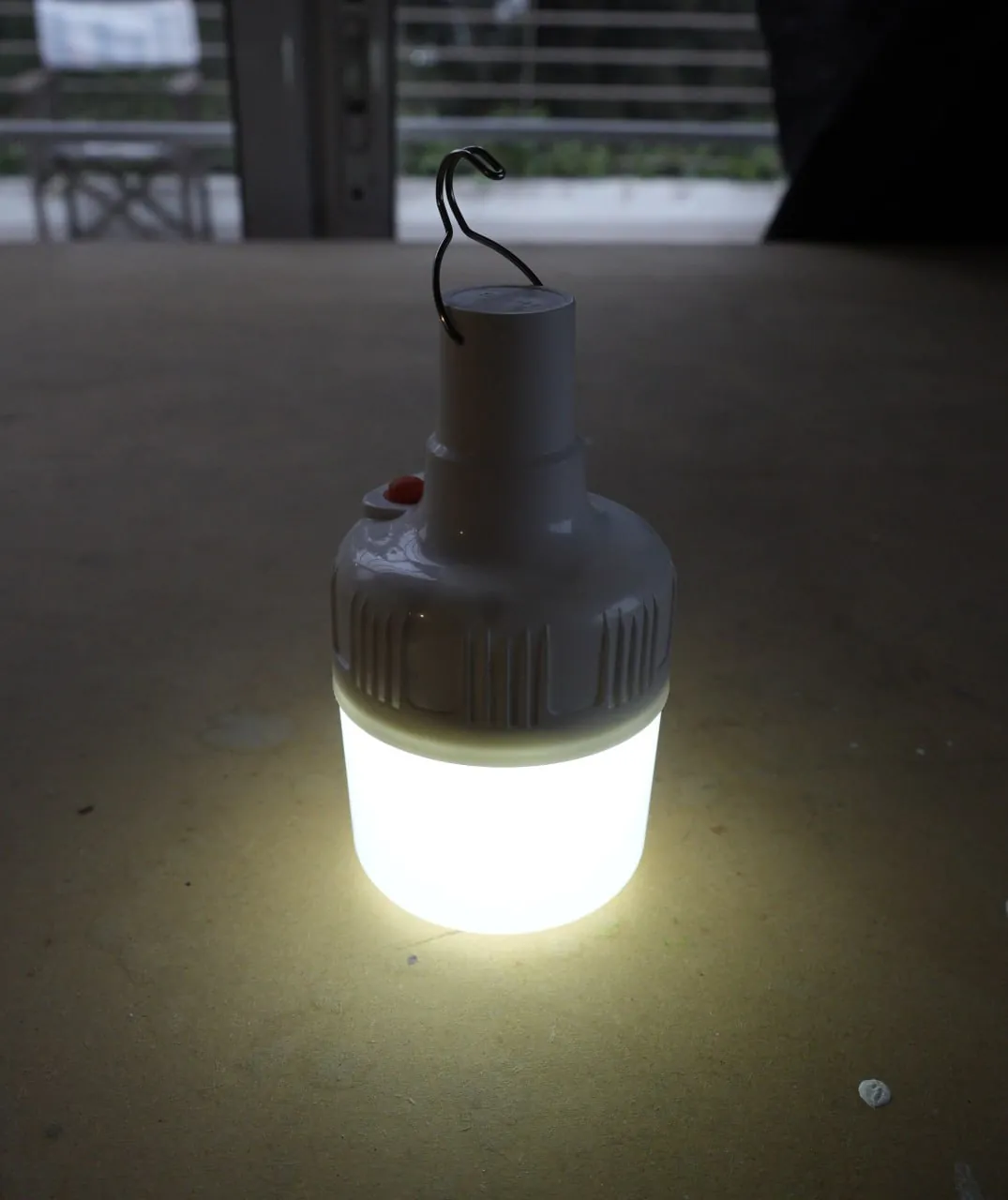 Аккумуляторная LED-лампа для кемпинга 2