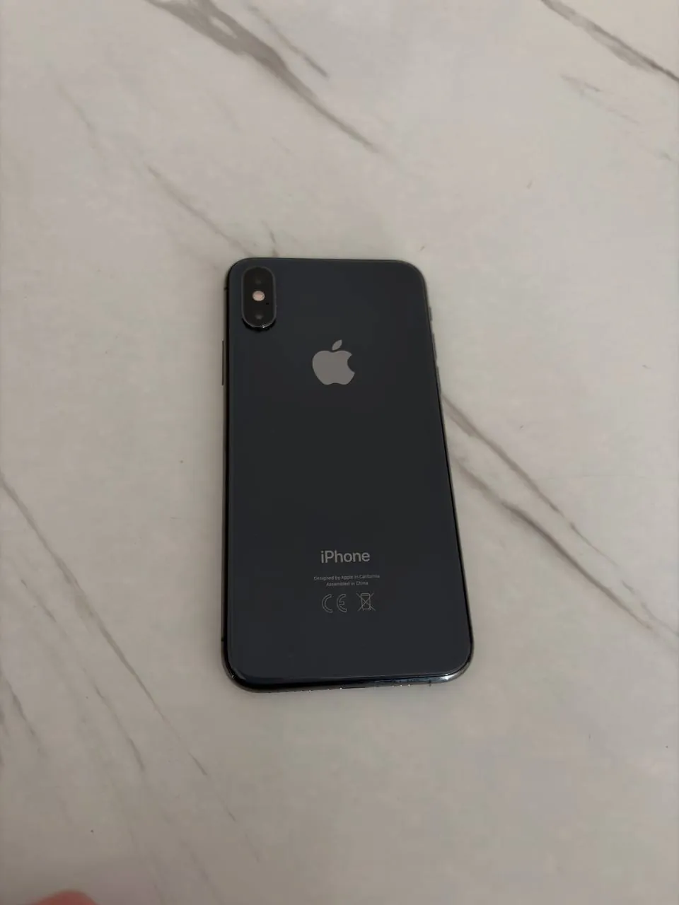 Два смартфона iPhone 11 Pro и XS 1
