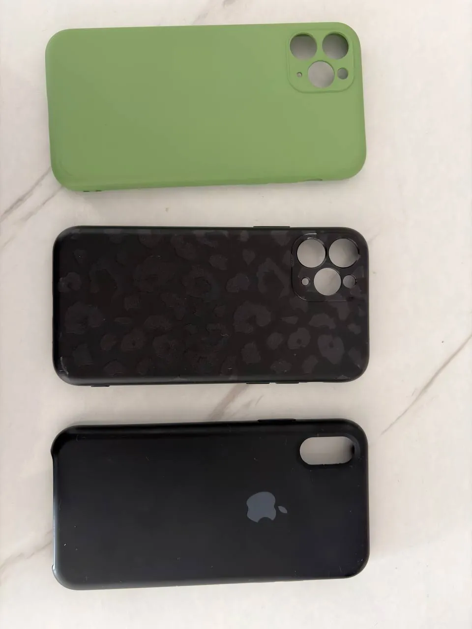 Два смартфона iPhone 11 Pro и XS 5