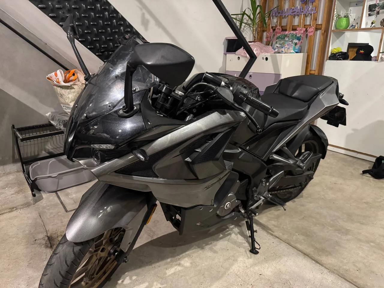 Мотоцикл Bajaj RS200 4