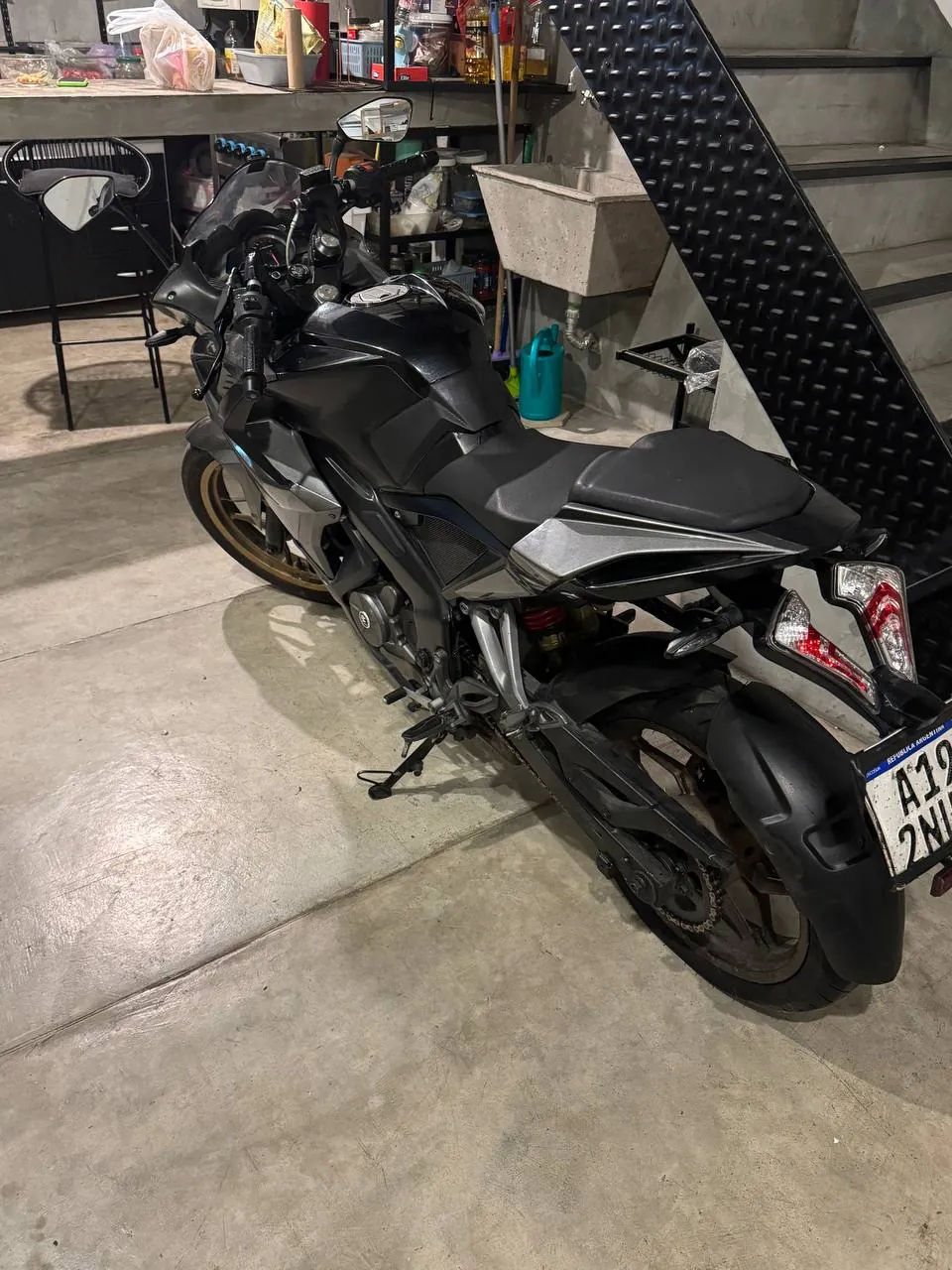 Мотоцикл Bajaj RS200 1