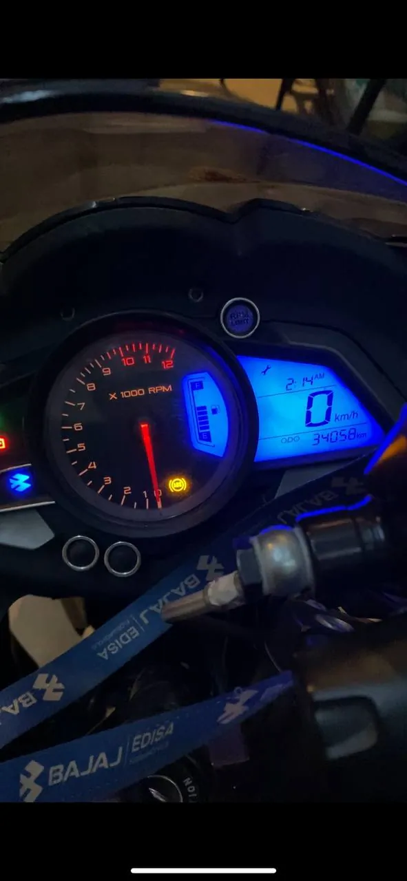 Мотоцикл Bajaj RS200 3