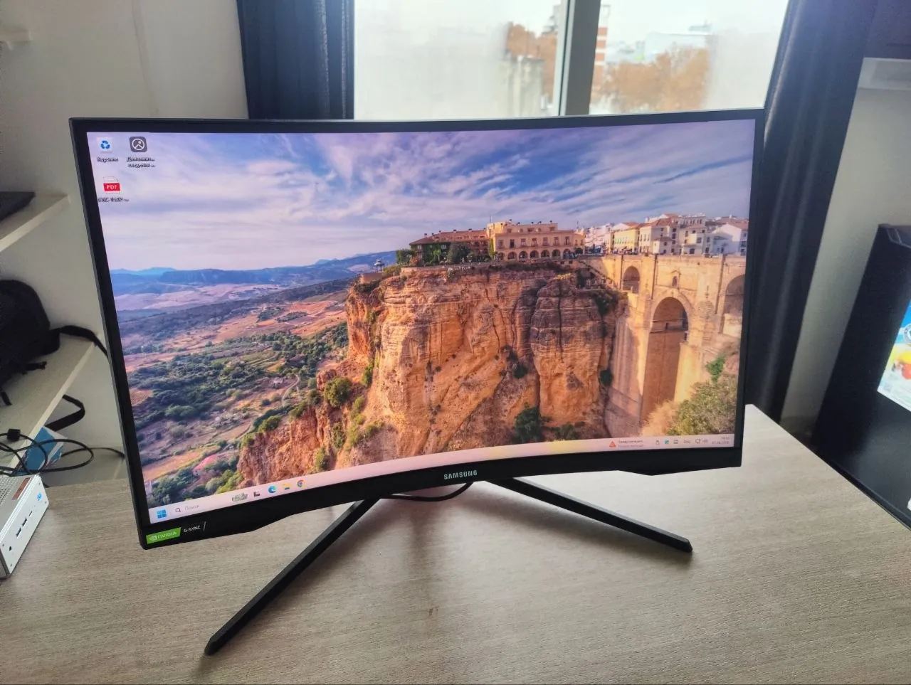 Монитор Samsung Odyssey G7 27 QHD 240Гц 1