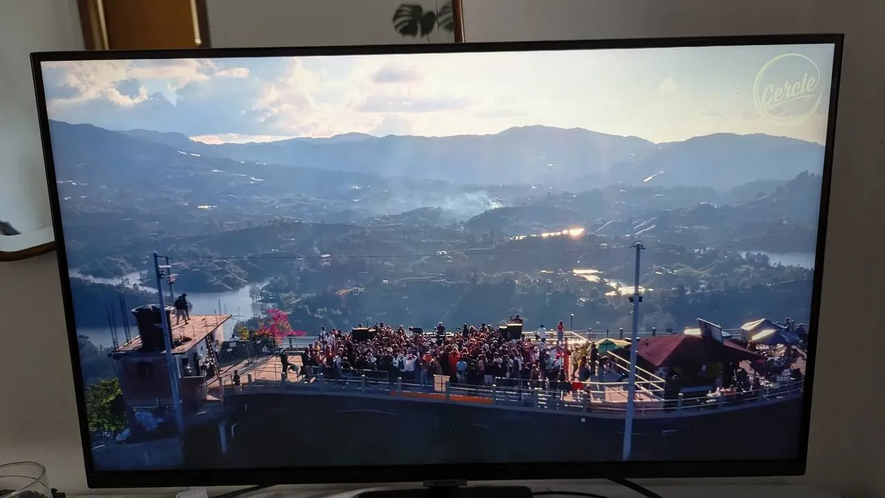 Монитор Samsung Smart M7 32 дюйма 4K 1