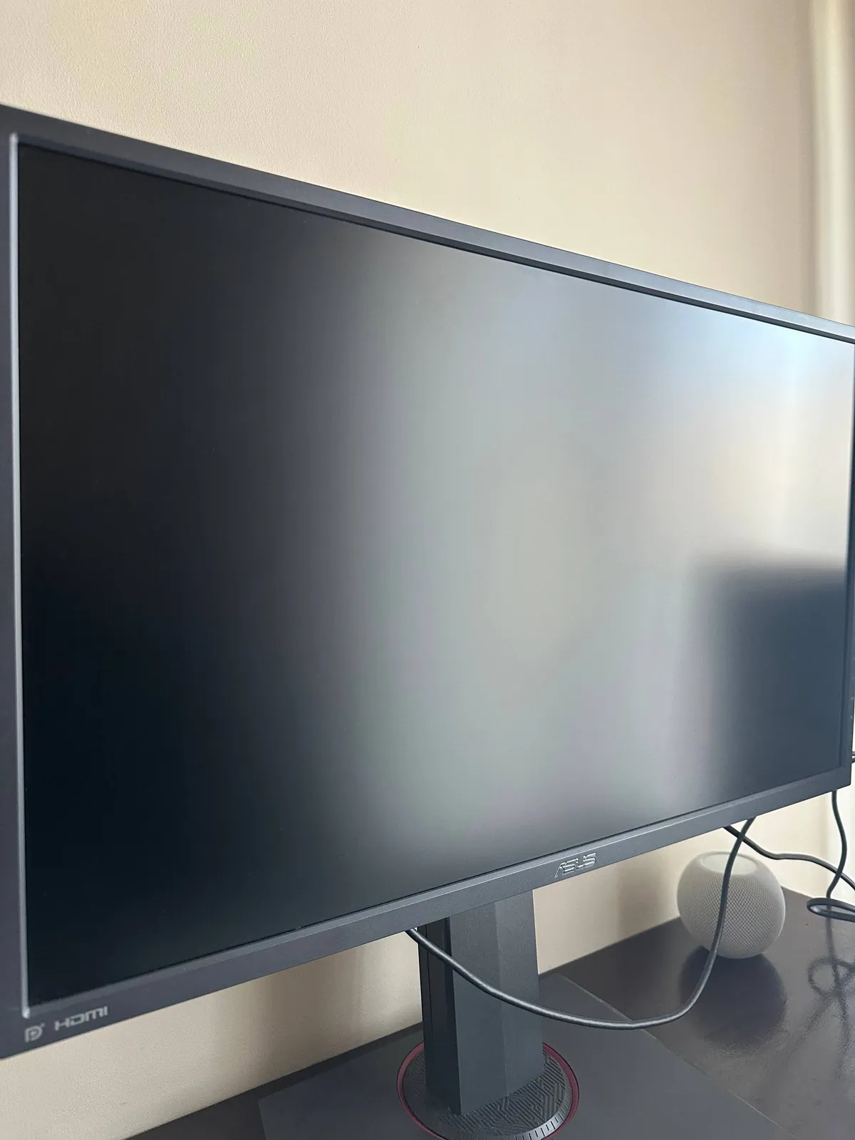 Монитор Asus, PS5 и клавиатура Apple 5
