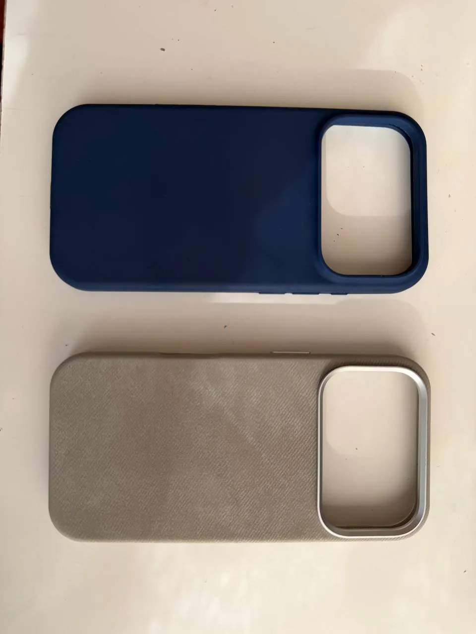 Чехлы для iPhone 17 Pro 2