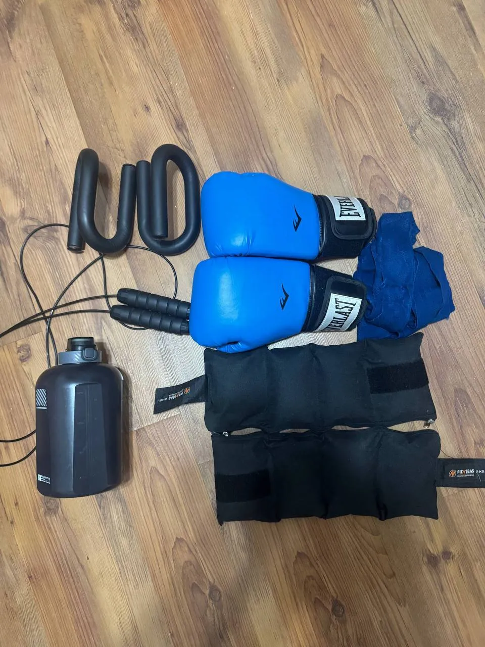 Боксёрский набор Everlast и фитнес-инвентарь 1