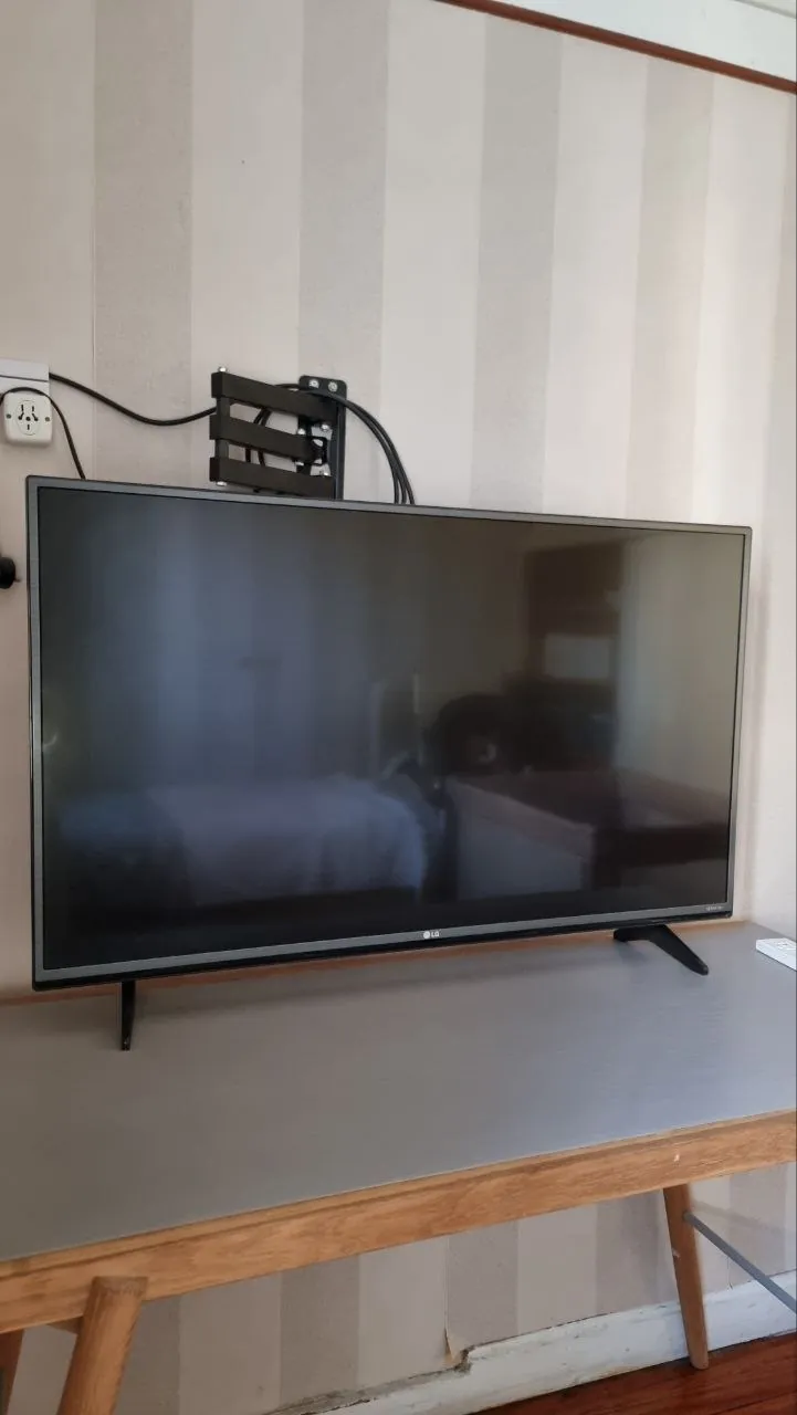 Телевизор LG Ultra HD 43 дюйма 1