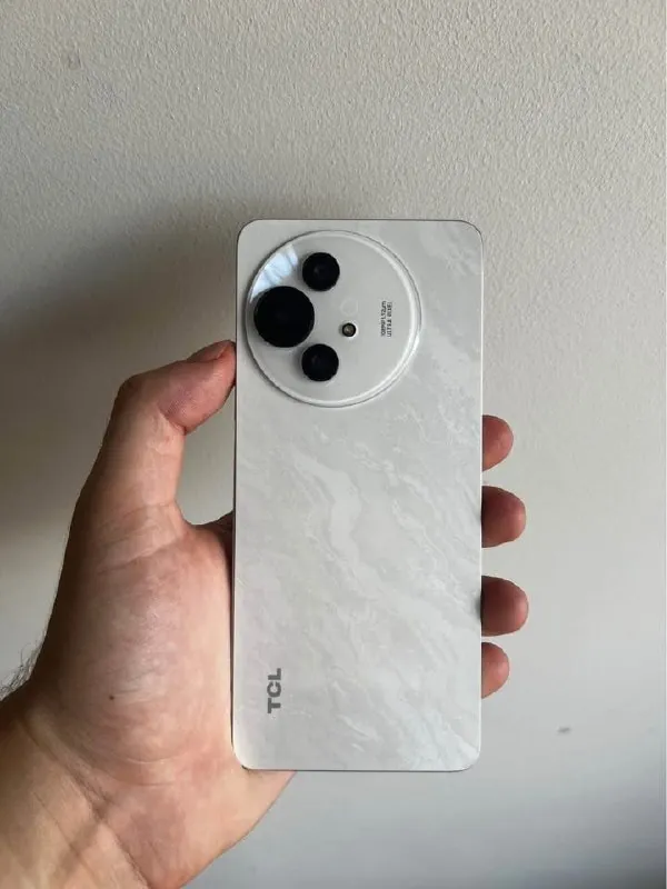 Смартфоны Poco X8 Pro Max и TCL 50 Pro 2