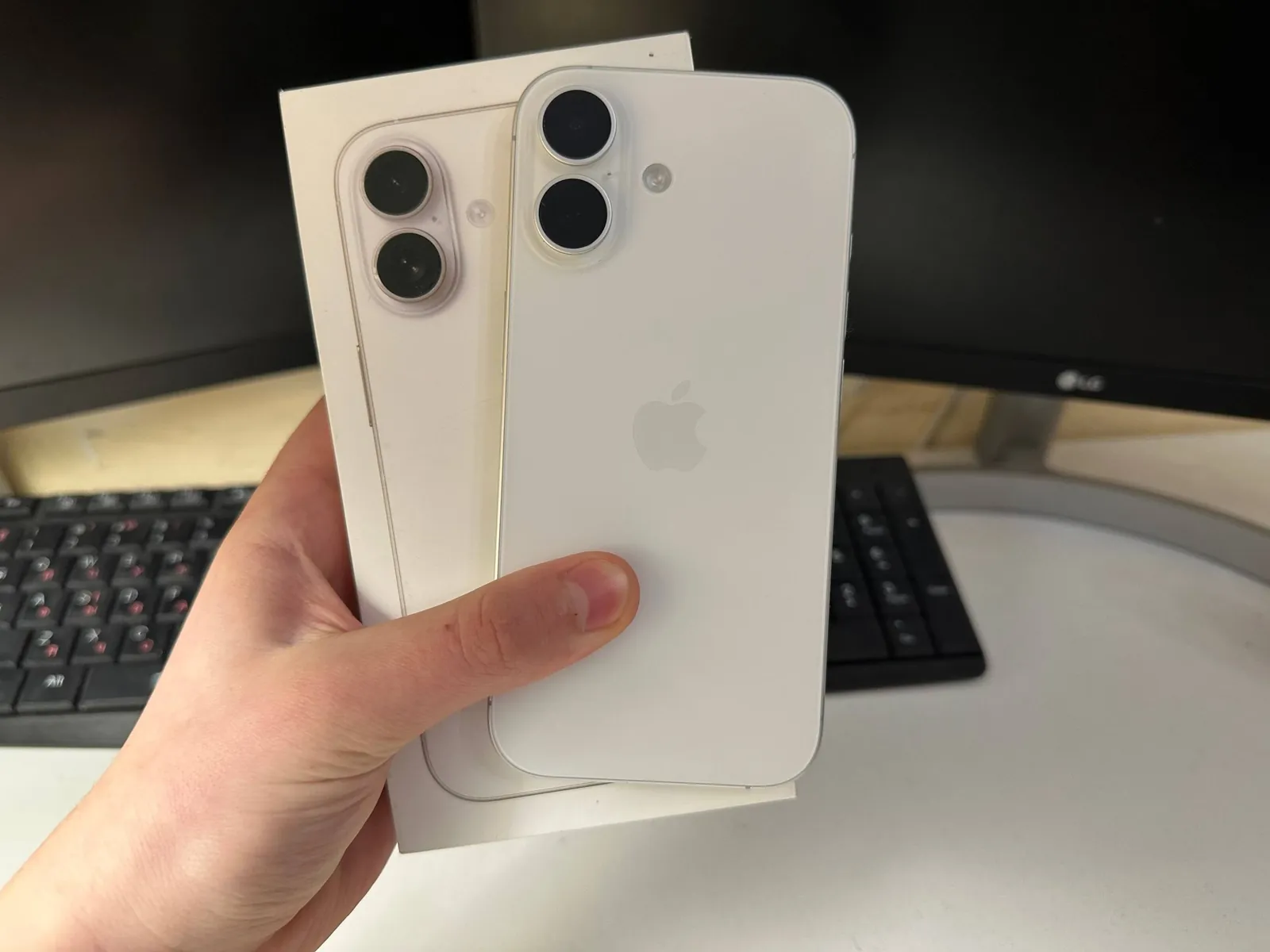 iPhone 17 256 гб идеальное состояние 4
