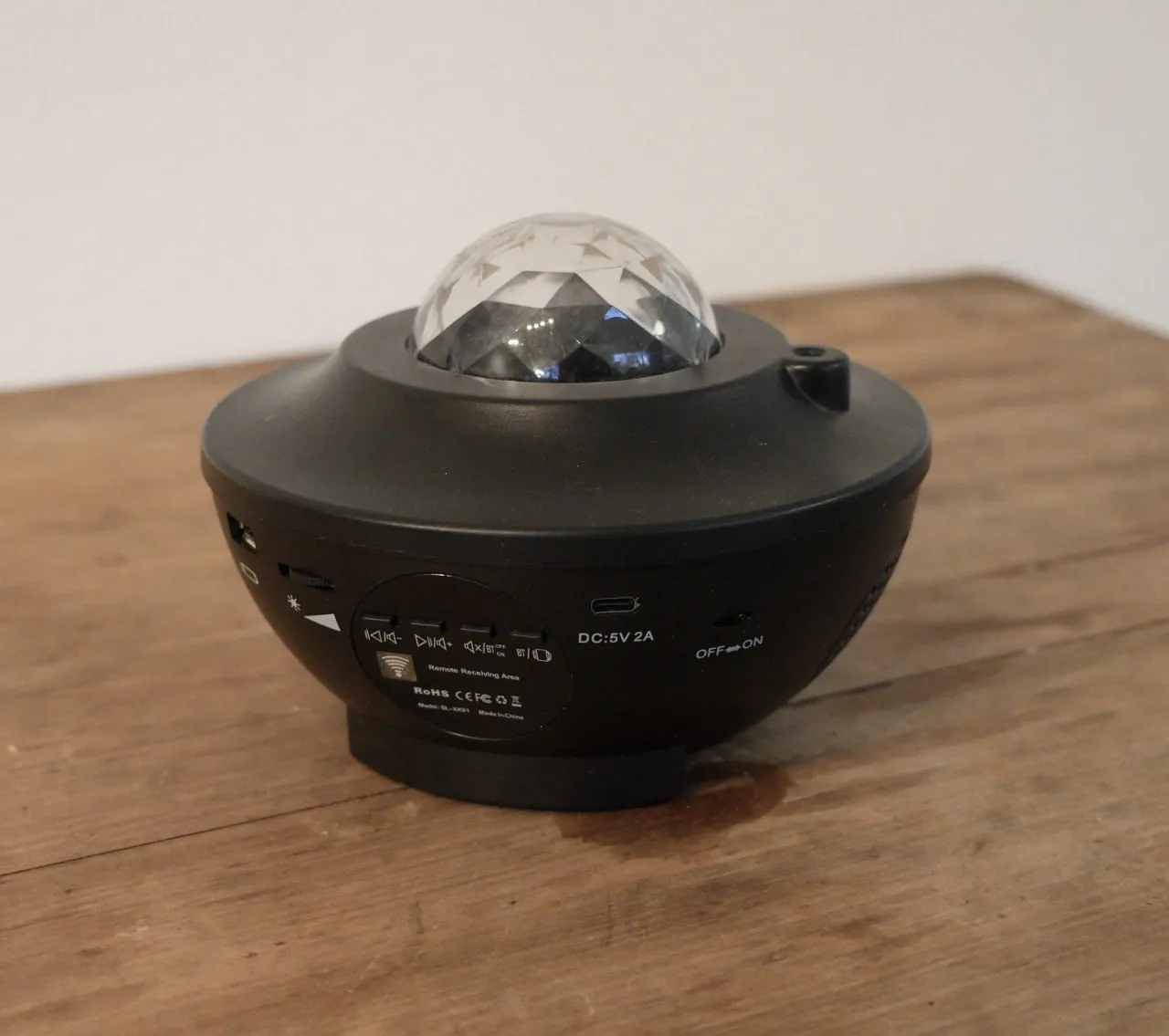 Проектор звёздного неба с Bluetooth-динамиком 2