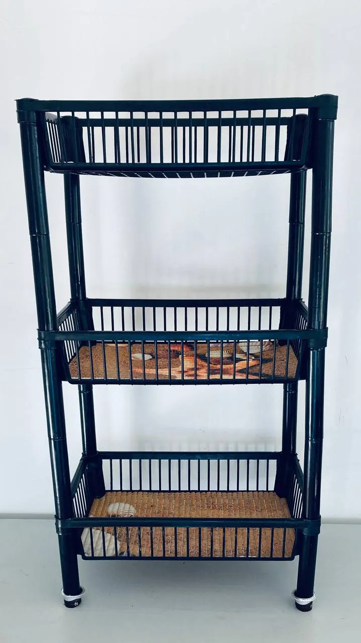 Пластиковая полочка для мелочей 70x38 см 2