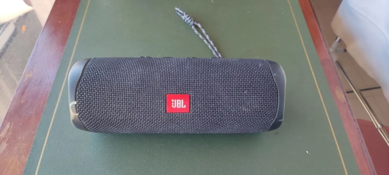 JBL Flip 5 портативная Bluetooth-колонка 1