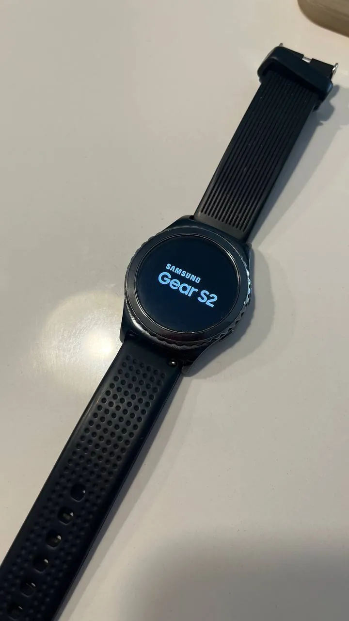 Samsung Gear S2 Classic смарт-часы 1