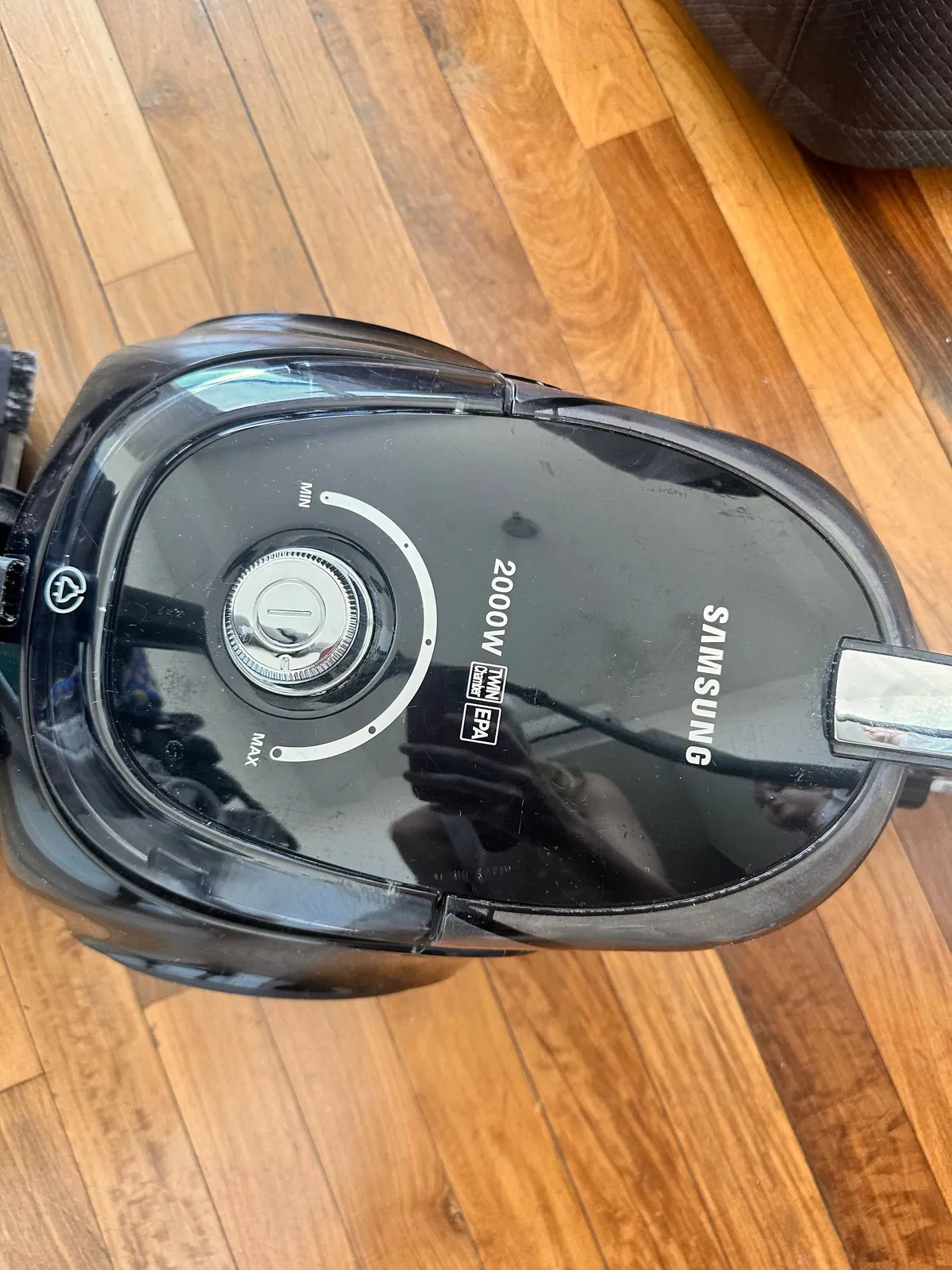 Пылесос Samsung 2000 со съемной чашей 2