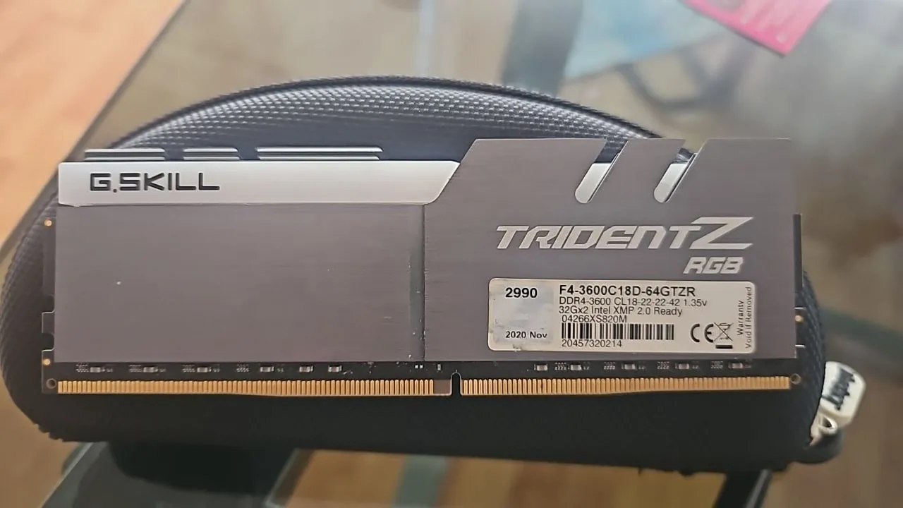 Оперативная память DDR4 32GB 3600 МГц 1