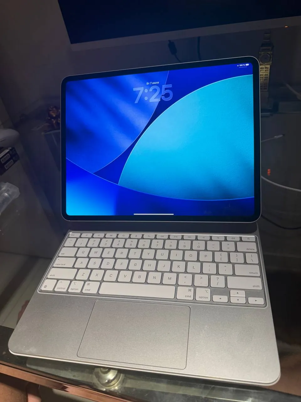 iPad Pro 13 M5 256GB с Magic Keyboard 2