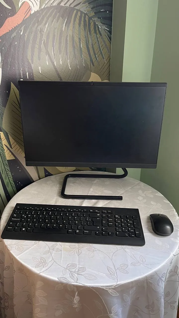 Компьютер Lenovo 8 ГБ 256 ГБ AMD 1