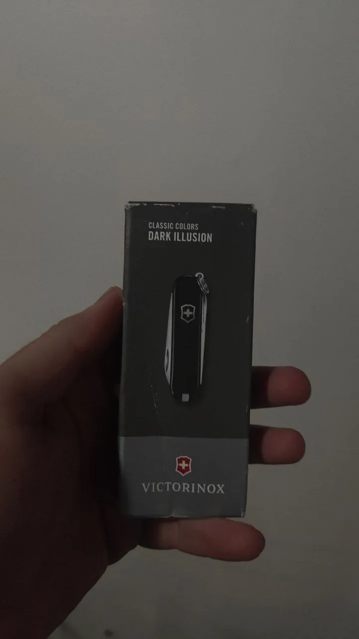 Victorinox Classic швейцарский нож 1