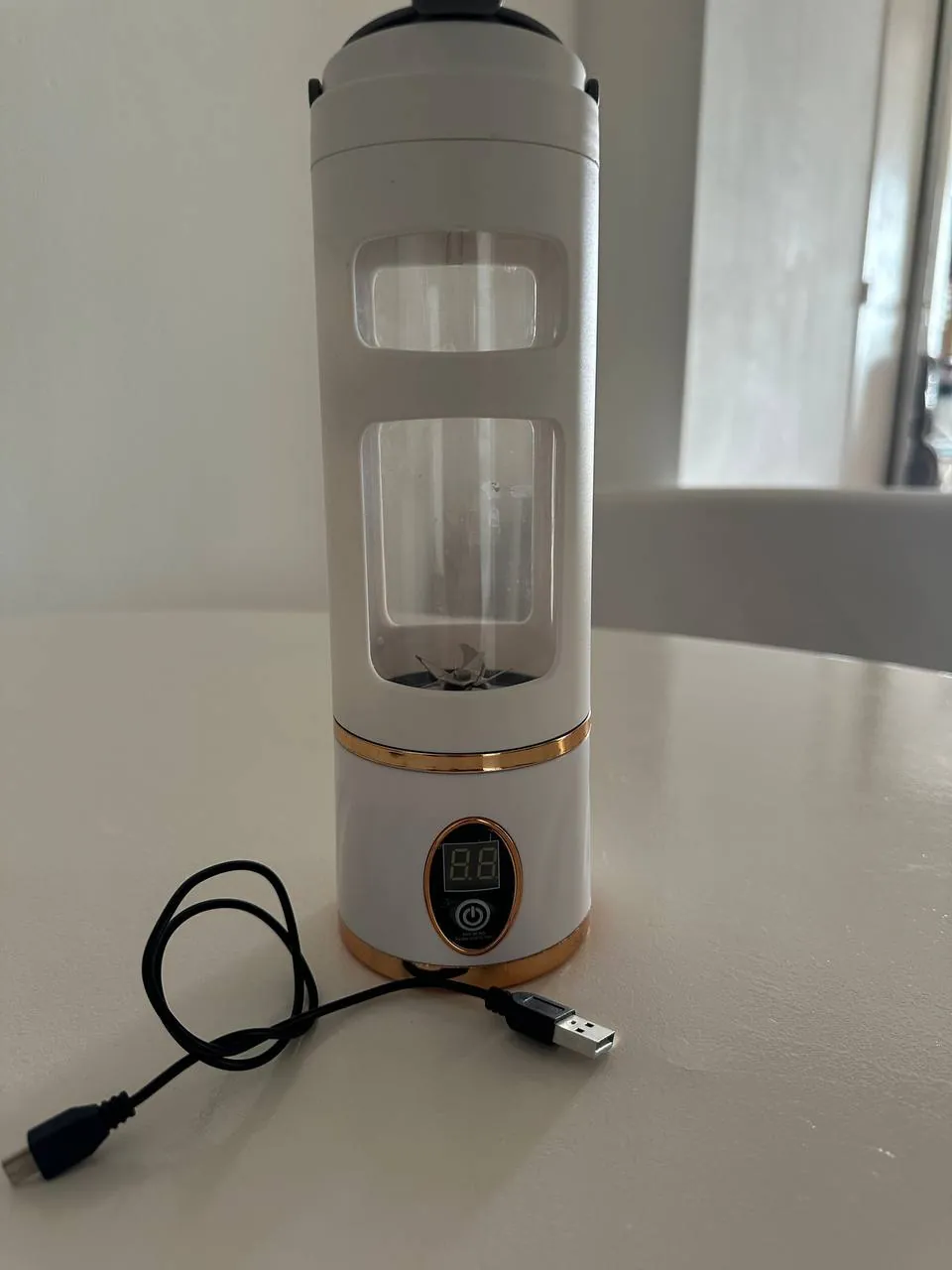 Портативный USB блендер почти новый 3