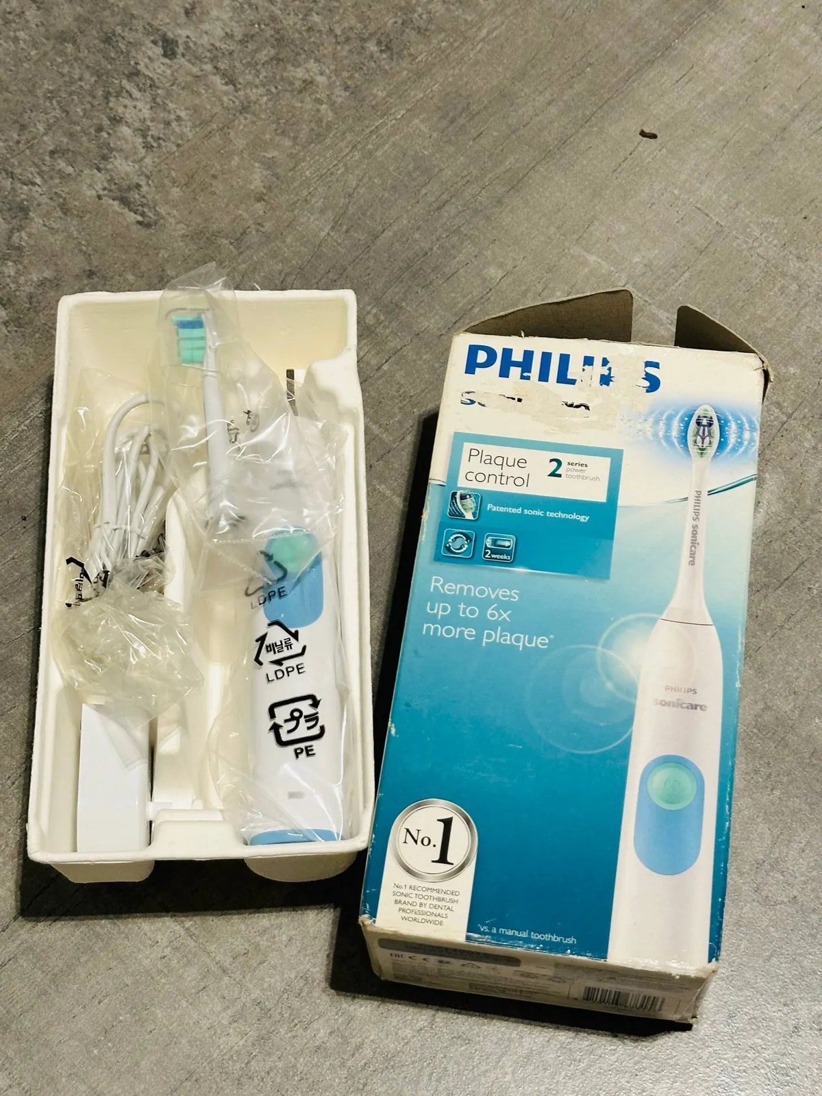 Зубная щетка Philips Sonicare 2 Series 1