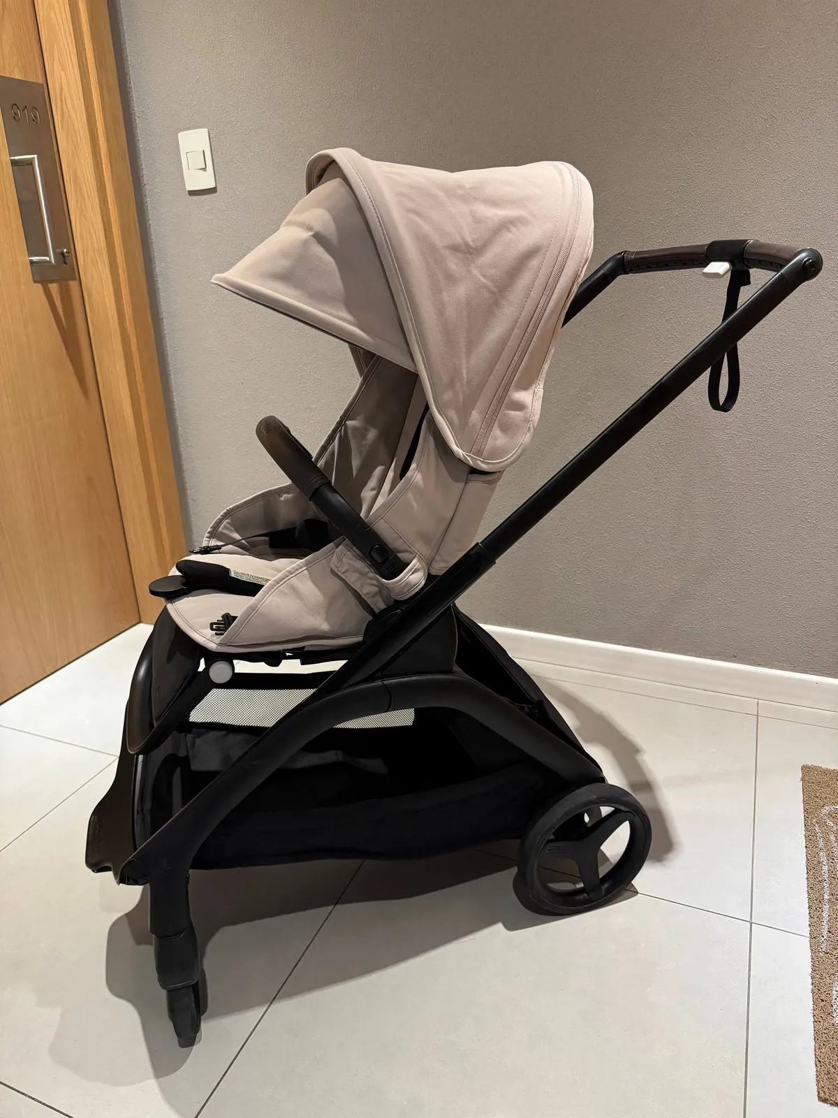 Коляска Bugaboo Dragonfly Black Desert Taupe 1
