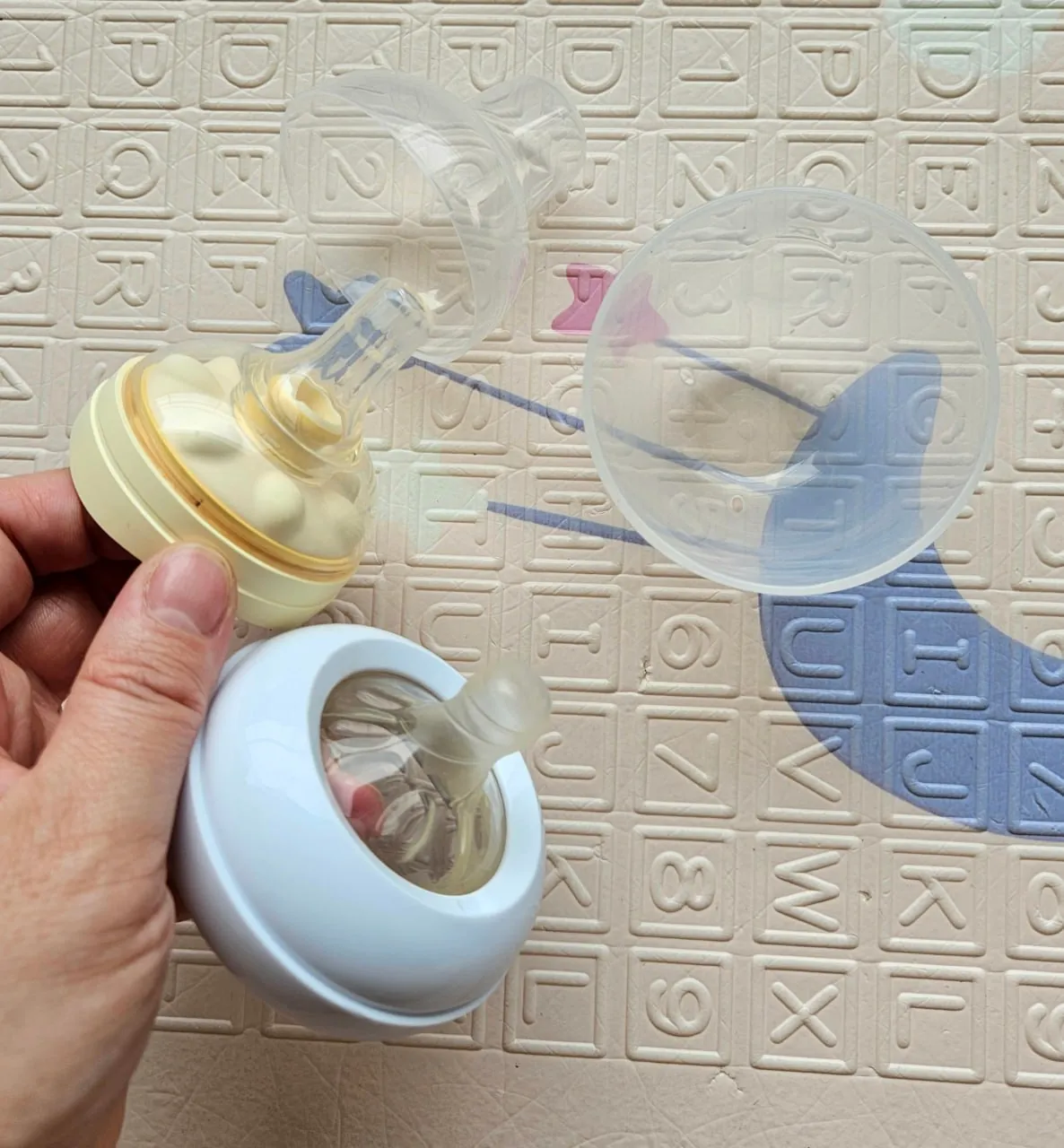 Молокоотсос Philips Avent Electric с полным набором аксессуаров 4
